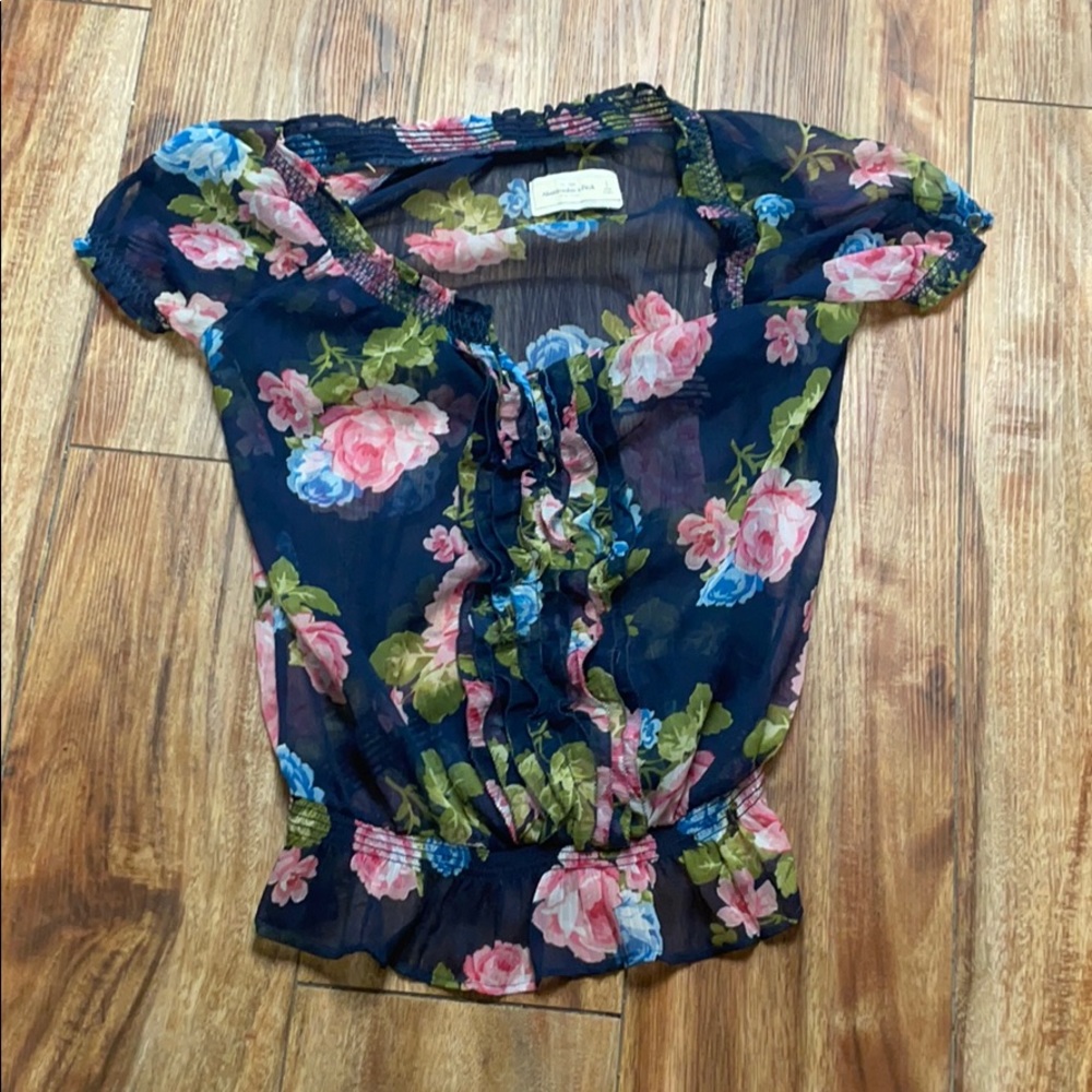 Abercrombie and Fitch ruffled floral blouse